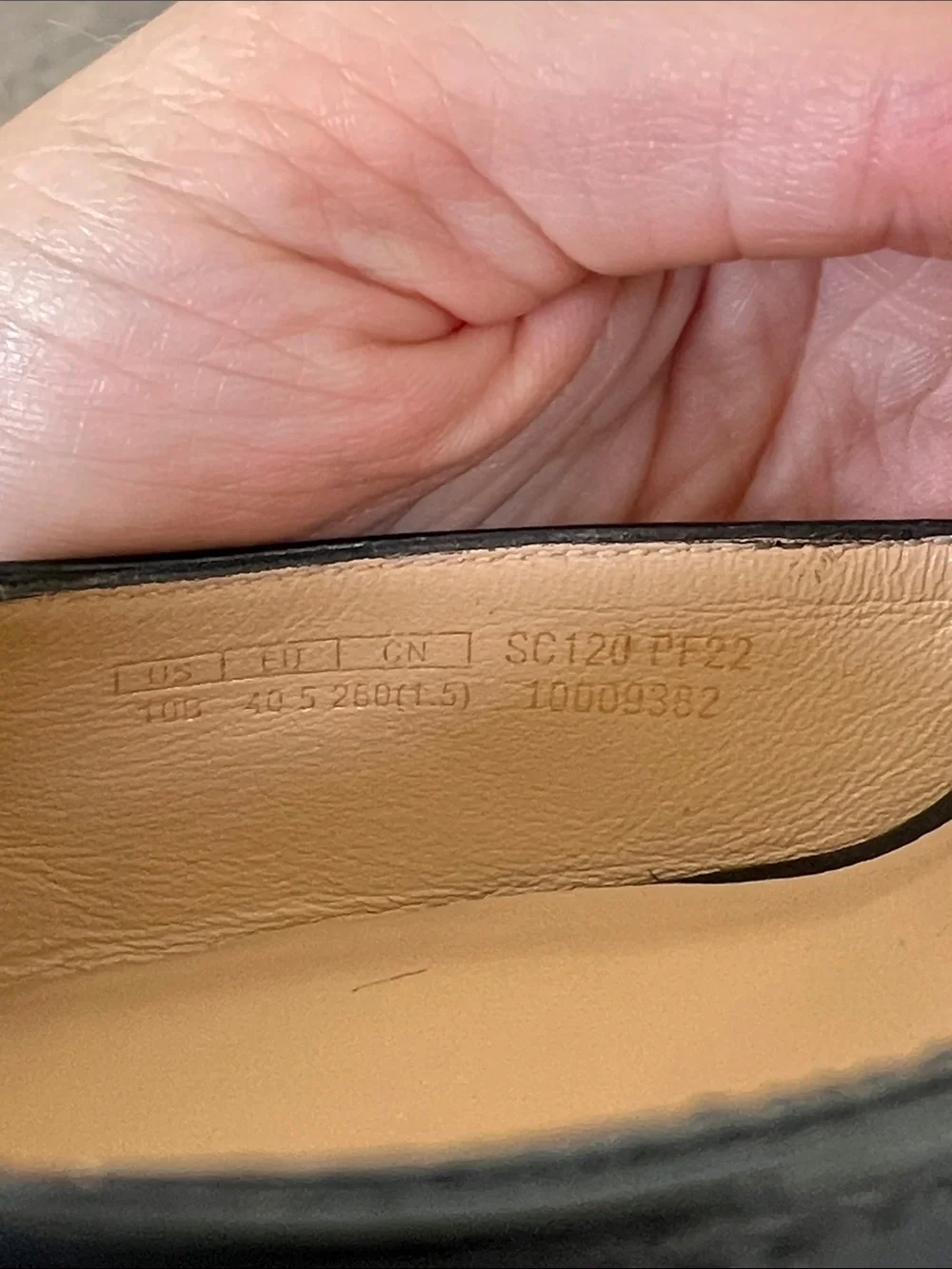 Stuart Weitzman 100 strap black leather pointed toe pumps heels 10